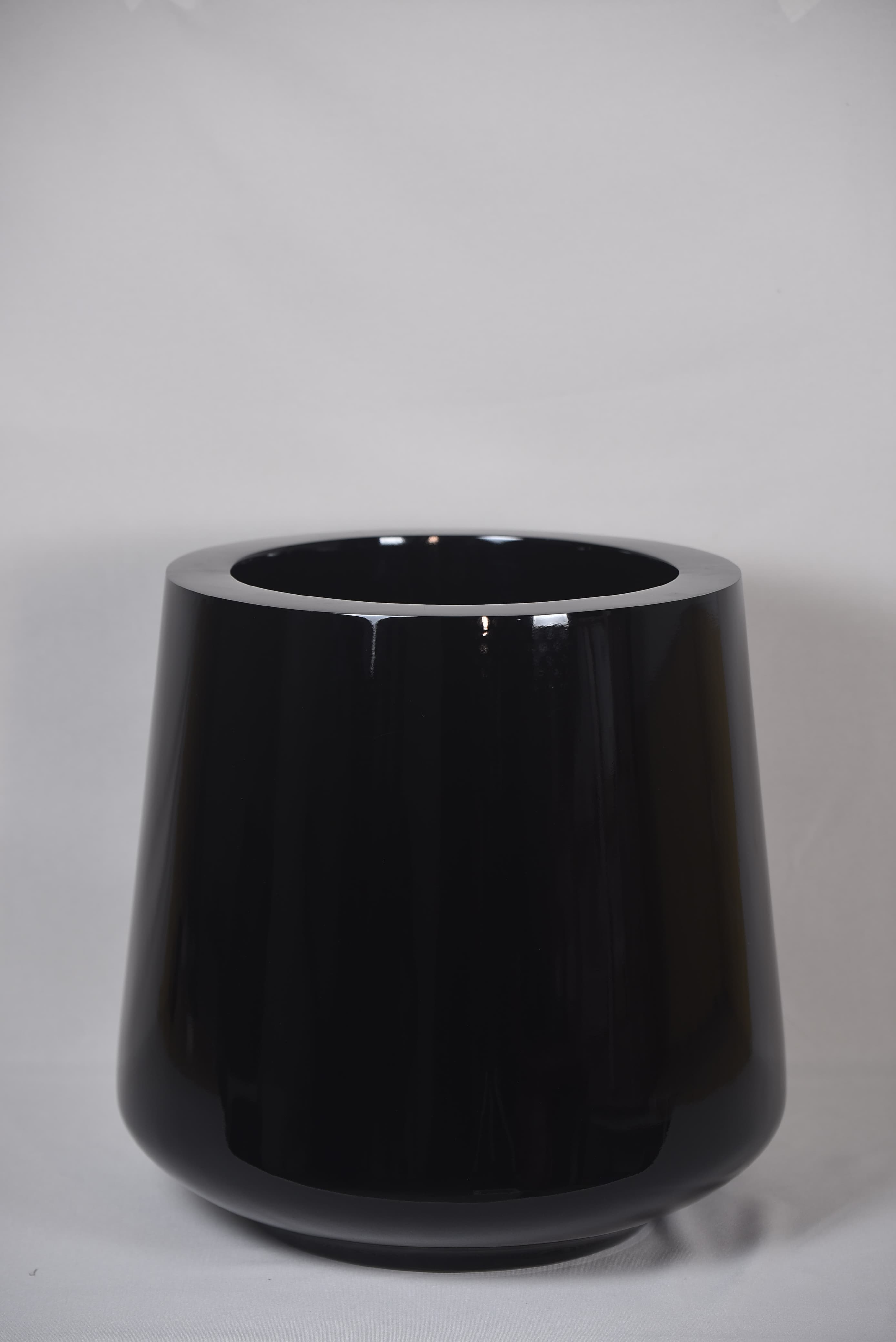 FIBERGLASS PLANTER MANUFACTURERS & WHOLESALER IN SRI LANKA